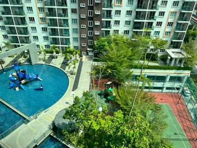 Facing Swimming Pool Hijauan Saujana Glenmarie Condo For Sale