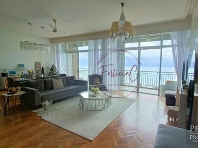 Beautifully Renovated and Fully Furnished Seaview Condominium at Andaman, Quayside