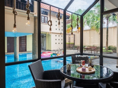 Bungalow with pool at Jalan Gurney 2km to KLCC