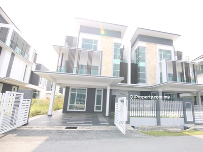 Klebang 3 Adjoining 3 Storey 40x80 Semi D Gated & Guarded For Sale