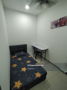 Middle room for rent at Old Klang Road OUG Midvalley Kuchai Lama