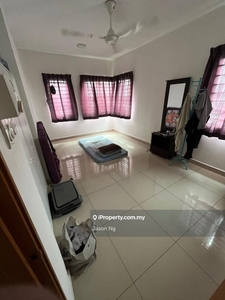 Non bumi unit, Corner High floor Partly furnished 2-Car Park