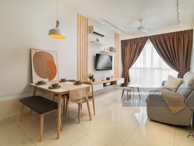 Walk to IOI Mall, 20k cash back with partially furnished, Ready tenant