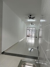 Bandar Putra ( Partial Furnished )Single-Story Terrace House