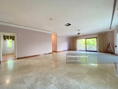 Low density apartment that offers privacy and peaceful living!