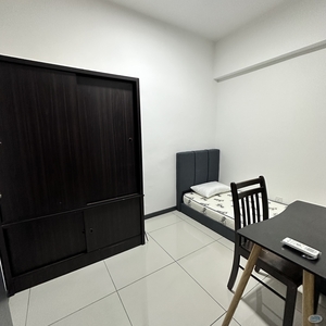 FEMALE MUSLIM ONLY! Nice and fully furnished room, friendly housemate