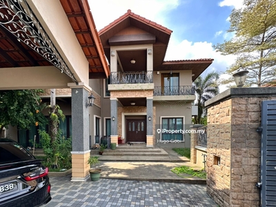 Tastefully Balinese Renovated Bungalow, Ample Parking up to 10 Cars
