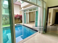 Elegant 2.5 Storey Villa with Private Pool and Garden