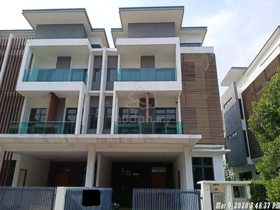 2.5 Storey Private Pool House - Reflexion Pool Villa, Bandar Nusaputra