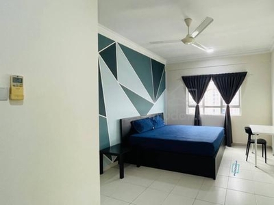 Master Bedroom for Rent at Suria Jelatek Residence