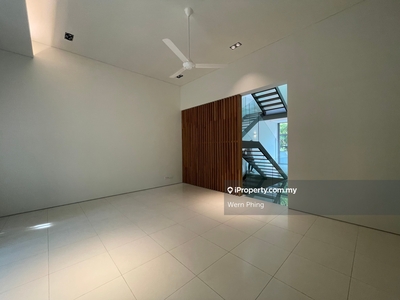 3 Storey Partial Furnished Terrace Landed House for Rent in Uthant