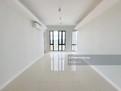 Centralise condo near to all amenities and convenience