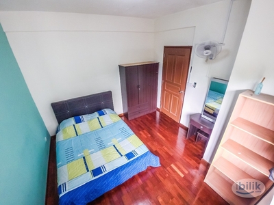 Cozy Furnished Private Room For Working Professional Or Student In Cyberjaya