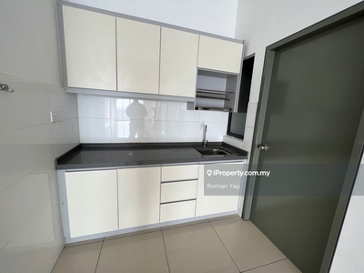 Facing klcc partially with kitchen aircond ready to move in
