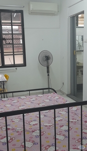 Have a Look at this Clean Master Room in Seputeh, near MidValley, KL Sentral, Bangsar