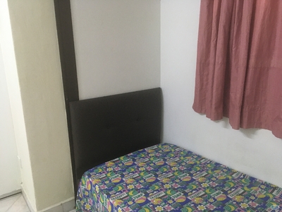 Have a Look at this Cozy Single Room in Taman Desa, near MidValley, KL Sentral, Bangsar