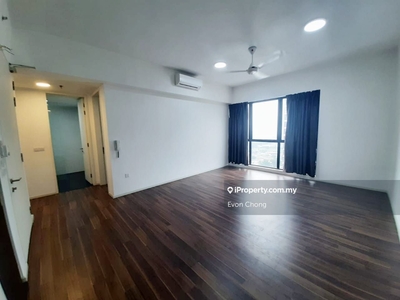 Linked to MRT,Quiteful & High Floor,Partly Furnished unit
