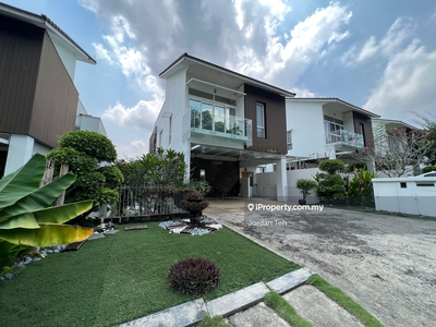 Renovated Bungalow with private pool in Damansara