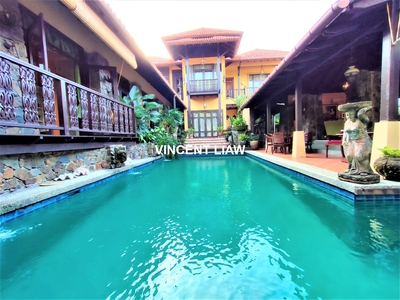 2 Storey Balinese Bungalow with Pool & Golf View