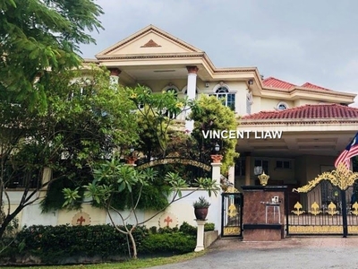 2 Storey Bungalow with Stunning Golf View