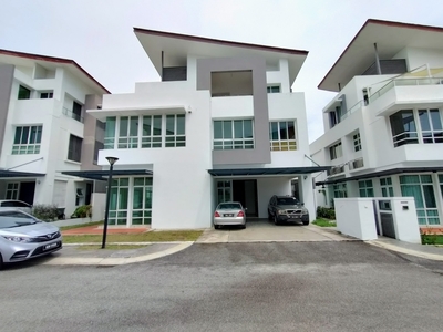 3 Storey Modern Bungalow with Lift & Clubhouse