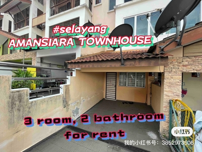 Amansiara townhouse for rent at selayang ,1st floor ,2 carpark, tiles floor
