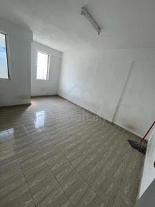APARTMENT/Flat Fully Tiles (Seksyen 20) for Rent@Shah Alam