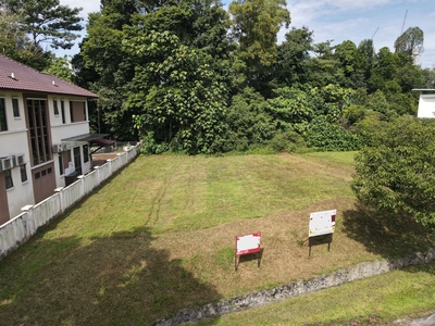 Bungalow Land with Golf View (Land area: 9,892 sft, RM 460 PSF)