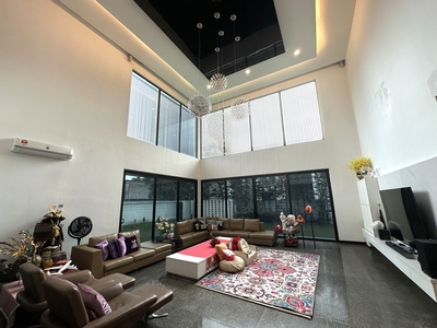 Contemporary Industrial Bungalow At Tropicana Indah (comes with private lift)