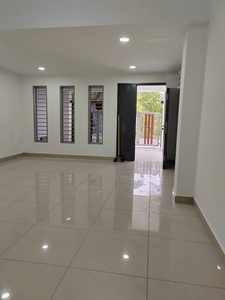 Corner House 2 Storey (Kitchen Fully Extend) New Fully Renovated House Taman Lingkaran Nur Cheras