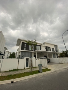 Hijayu 2 @ Bandar Sri Sendayan, Siliau, Negeri Sembilan, Double Storey Semi D New House [Partial Furnished]