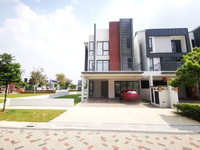 Lucent Residence Kota Kemuning end lot for sale