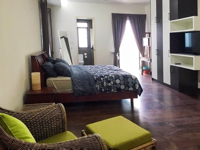 Modern, Fully Furnished Isola Condominium Subang Jaya For Rent