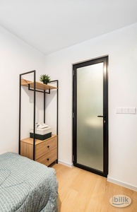 Single Bedroom with Personal Bathrooom