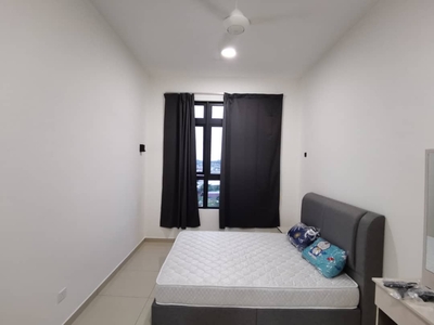 Super Nice Direct Link MRT Condo For Rent @ Parkland Residence