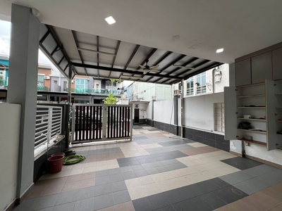 Taman Mount Austin Jalan Mutiara Emas 10 Double Storey Terrace House Endlot Selling RM780K
