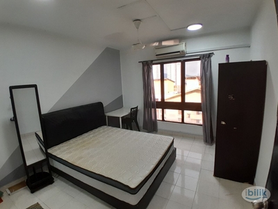 Female Unit♀️ Master Room Rent Near MRT Surian, Tropicana, IPC, The Curve Ikea