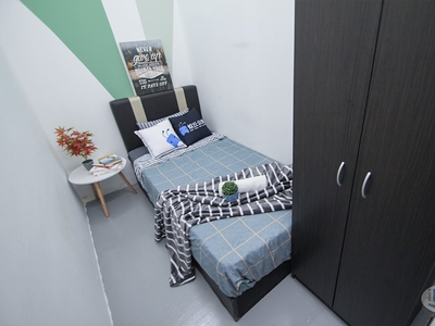 ⭐0Deposit⭐8min to MRT Surian, Fully Furnish Single Room with Aircond The Strand Kota Damansara, Sunway Nexis &Giza, Co-living concept room