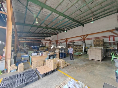 Taman Perindustrian Sri Plentong - 1.5 Sty Semi-D Factory (Tenanted) For Sale