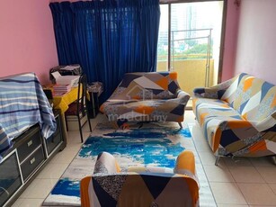 Fully Furnished Medium Room With Free Internet.Near to 2 LRT&Malls