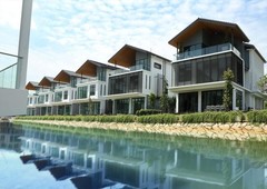 Brand New Luxury 3 Storey Waterfront Villa (50'x118') @ JOHOR BAHRU