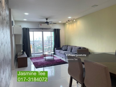 High floor KLCC view unit at Dpines for sale