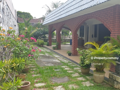 Spacious Bungalow on a Hill in Cheras