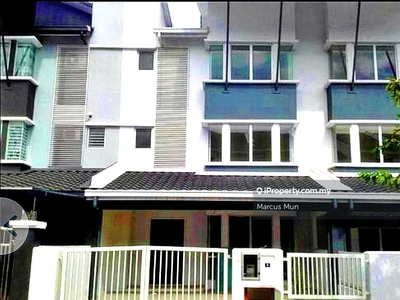 Extended 3 Storey Terrace Balakong Seri Kembangan Cheras