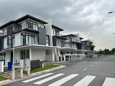 Beautiful 3 Storey Semi-D House in Putrajaya