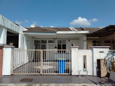 Facing Open Extra Parking Single Storey Terrace House at SP7 Bandar Saujana Putra For Sale