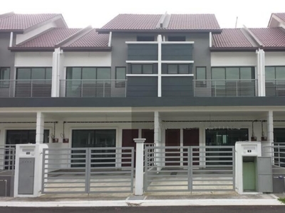 Renovated Unit with Kitchen Cabinet Double Storey Terrace House at Bandar Puteri Klang for Sale