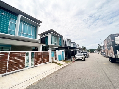 Seri Austin Double Storey Semi Fully Renovated Unit sale RM1.5M nego