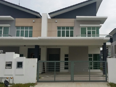 Taman Seri Austin (32x75) Citrine Fully Renovated Cluster Unit for sale RM1.25Mil Nego