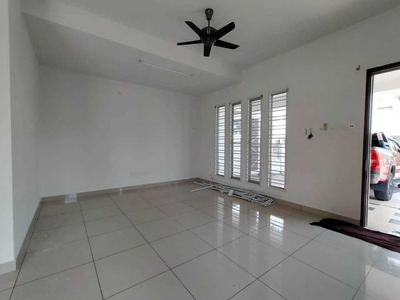 Taman Seri Austin Double Storey Terrace House 24hr Gated & Guarded sale RM640k nego